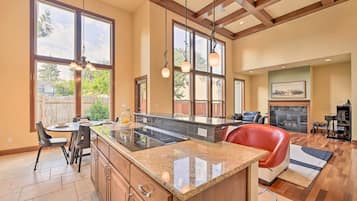 House (4 Bedrooms) | Private kitchen | Microwave, oven, stovetop, dishwasher