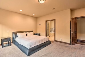 House (4 Bedrooms) | 4 bedrooms, laptop workspace, iron/ironing board, bed sheets - Spacious Kirkland Home 15 Mi to Dtwn Seattle! (Kirkland)
