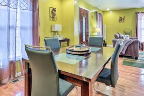 House (3 Bedrooms) | Interior - 5 Mi to National Mall: Home in Washington DC (Washington)