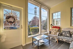 House (3 Bedrooms) | Interior - 5 Mi to National Mall: Home in Washington DC (Washington)