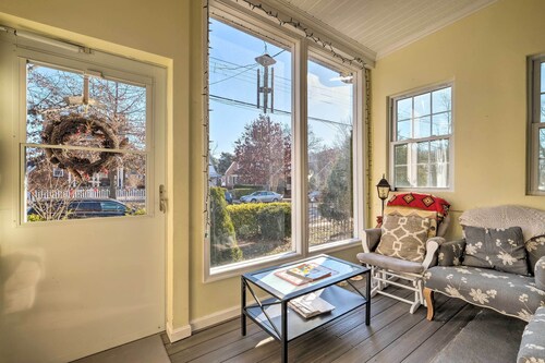 5 Mi to National Mall: Home in Washington DC