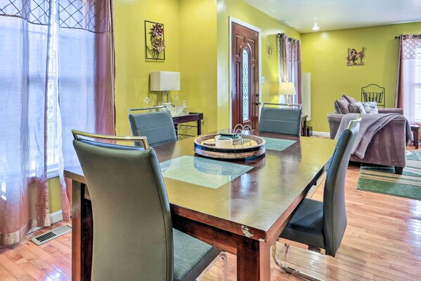 House (3 Bedrooms) | Interior