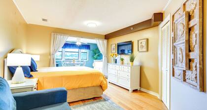 Charming Panama City Studio w/ Community Pool!