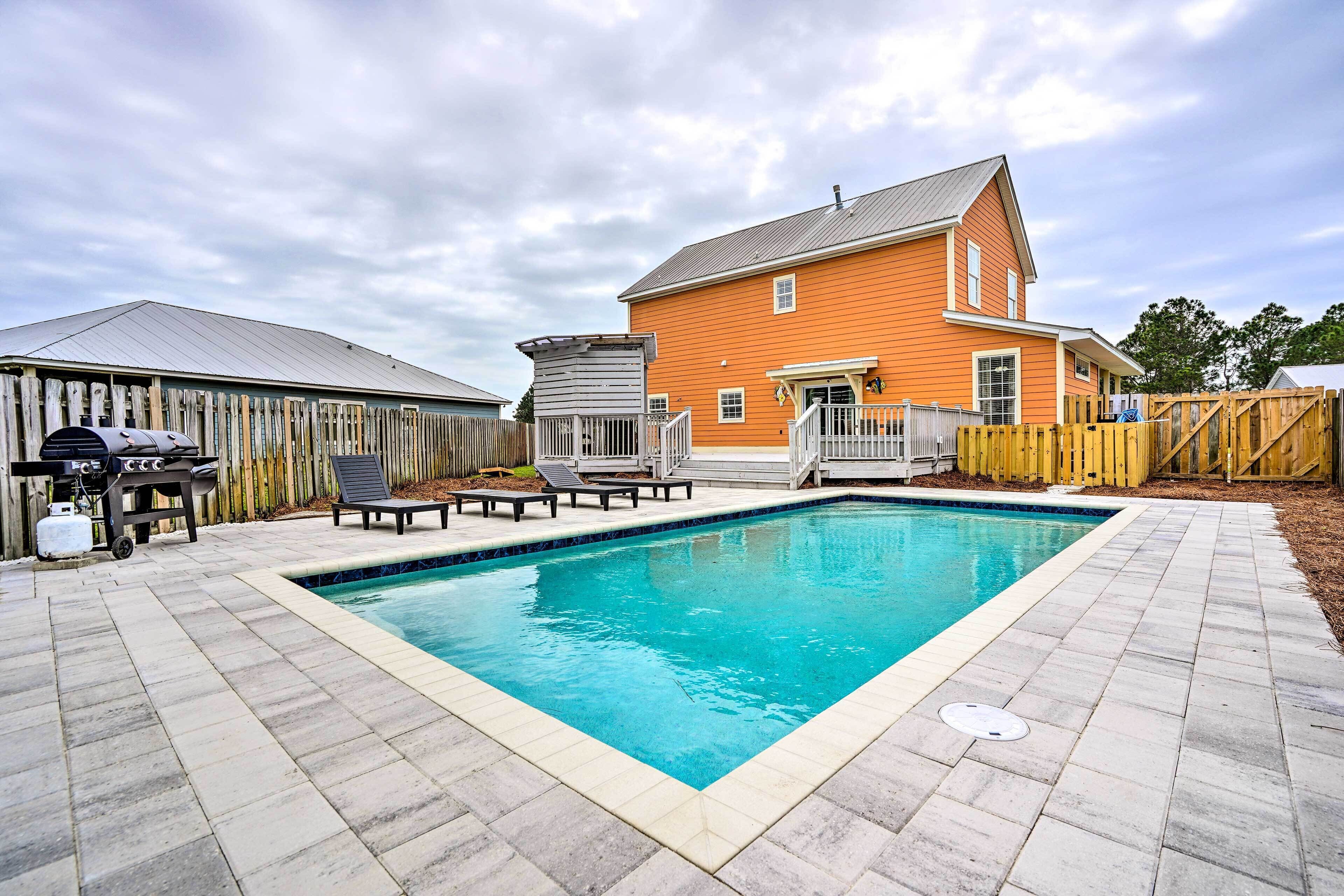 House (4 Bedrooms) | Front of property