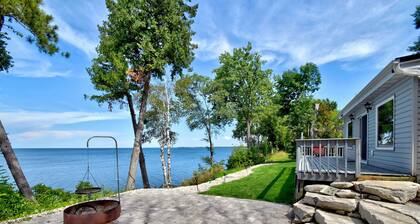 Lovely Bayfront Vacation Rental w/ Spacious Deck!