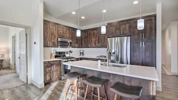 House (3 Bedrooms) | Interior