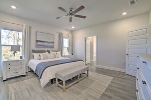 House (4 Bedrooms) | 4 bedrooms, iron/ironing board, bed sheets