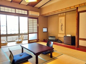 Superior Room B, Non-smoking | Blackout drapes, bed sheets - JAPANESE INN HOTEL MATSUKISO (Beppu)