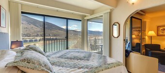 Mtn & Reservoir Views: Cozy Dillon Condo!