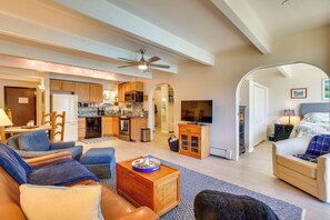 Apartment (2 Bedrooms) | Interior - Mtn & Reservoir Views: Cozy Dillon Condo! (Dillon)