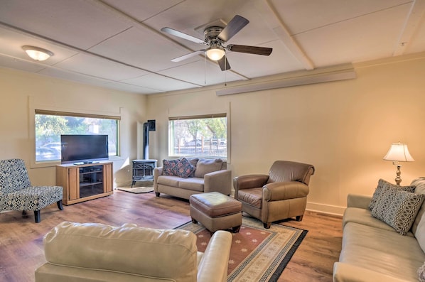 House (3 Bedrooms) | Interior