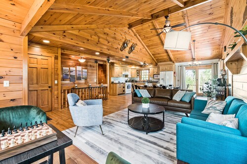 Peaceful cabin w/patio-firepit near lake Sunapee