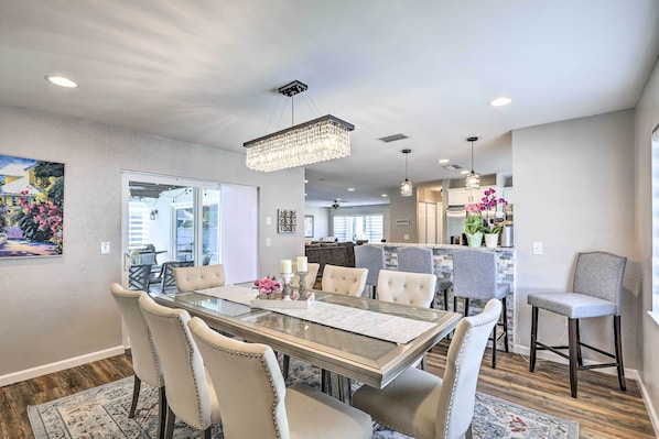 House (3 Bedrooms) | Interior - Lavish Holiday Home w/ Lanai & Heated Outdoor Pool (Holiday)