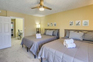 Interior - Charming Myrtle Beach Townhome: Walk to Beach (Myrtle Beach)