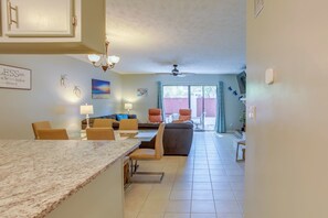 Apartment (3 Bedrooms) | Interior - Charming Myrtle Beach Townhome: Walk to Beach (Myrtle Beach)