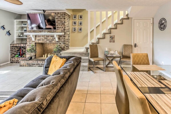 Interior - Charming Myrtle Beach Townhome: Walk to Beach (Myrtle Beach)