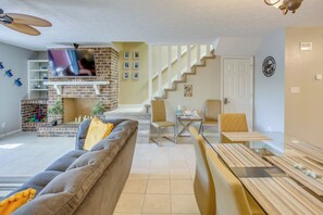 Apartment (3 Bedrooms) | Interior - Charming Myrtle Beach Townhome: Walk to Beach (Myrtle Beach)