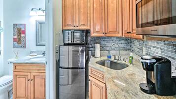 Apartment (0 Bedroom) | Interior