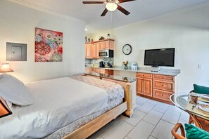 Apartment (0 Bedroom) | Interior