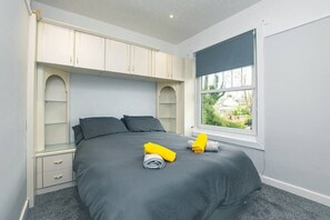 2 chambres, fer et planche à repasser, Wi-Fi, literie fournie