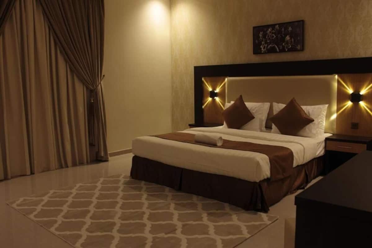 2 bedrooms, laptop workspace, iron/ironing board, free WiFi