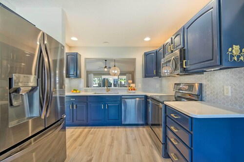 Sunny Home w/ Golf Cart in The Villages!