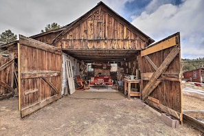 Property grounds - Colorado Mountain Cabin Near National Forest! (Guffey)