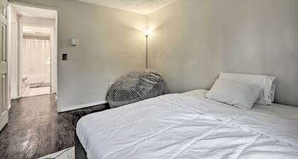 Modern Family Condo ~ 12 Mi to Downtown Seattle!