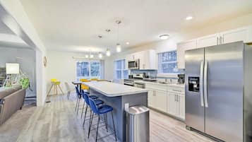 House (4 Bedrooms) | Front of property