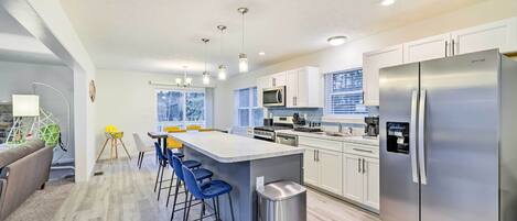 House (4 Bedrooms) | Front of property