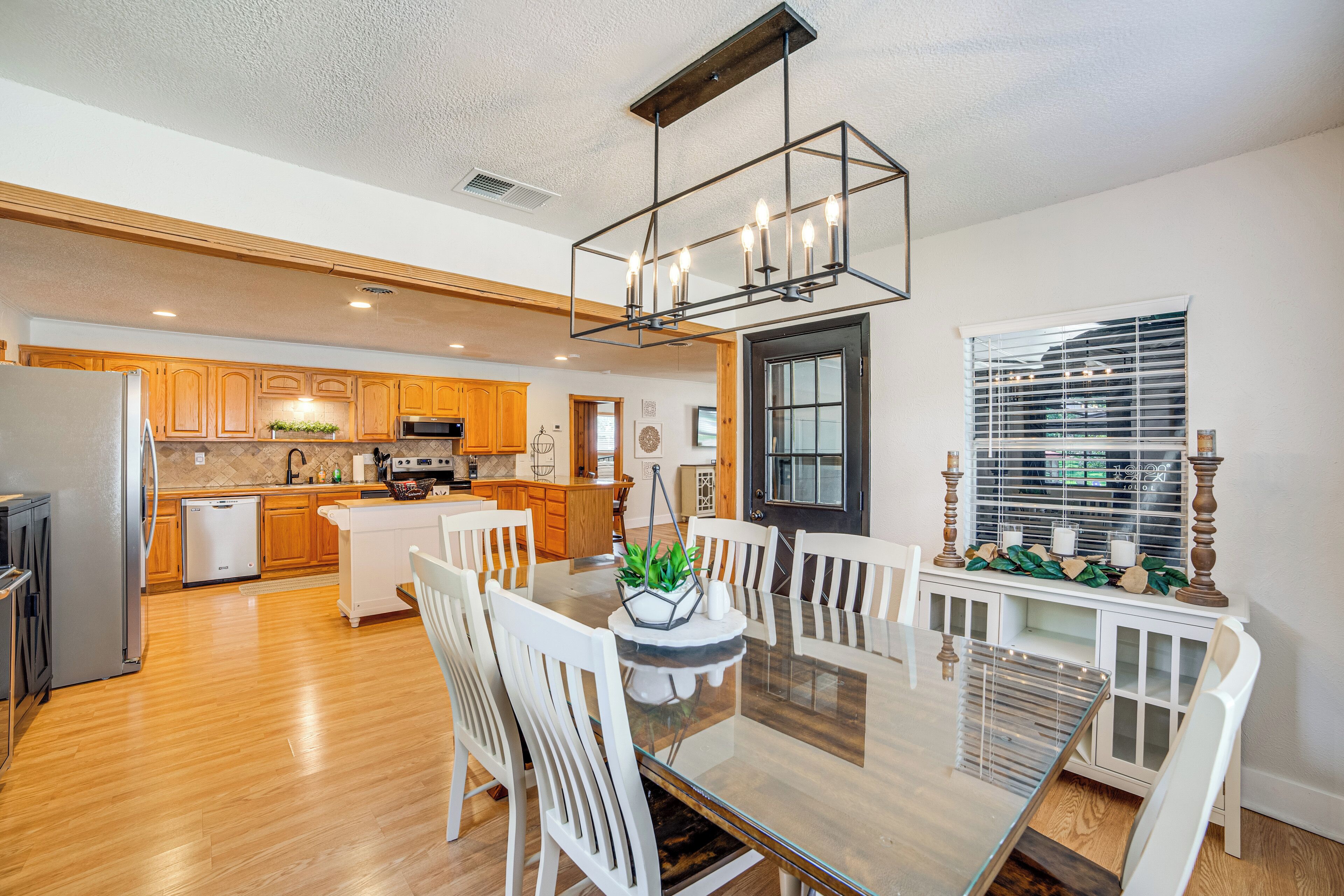 المنشأة من الداخل