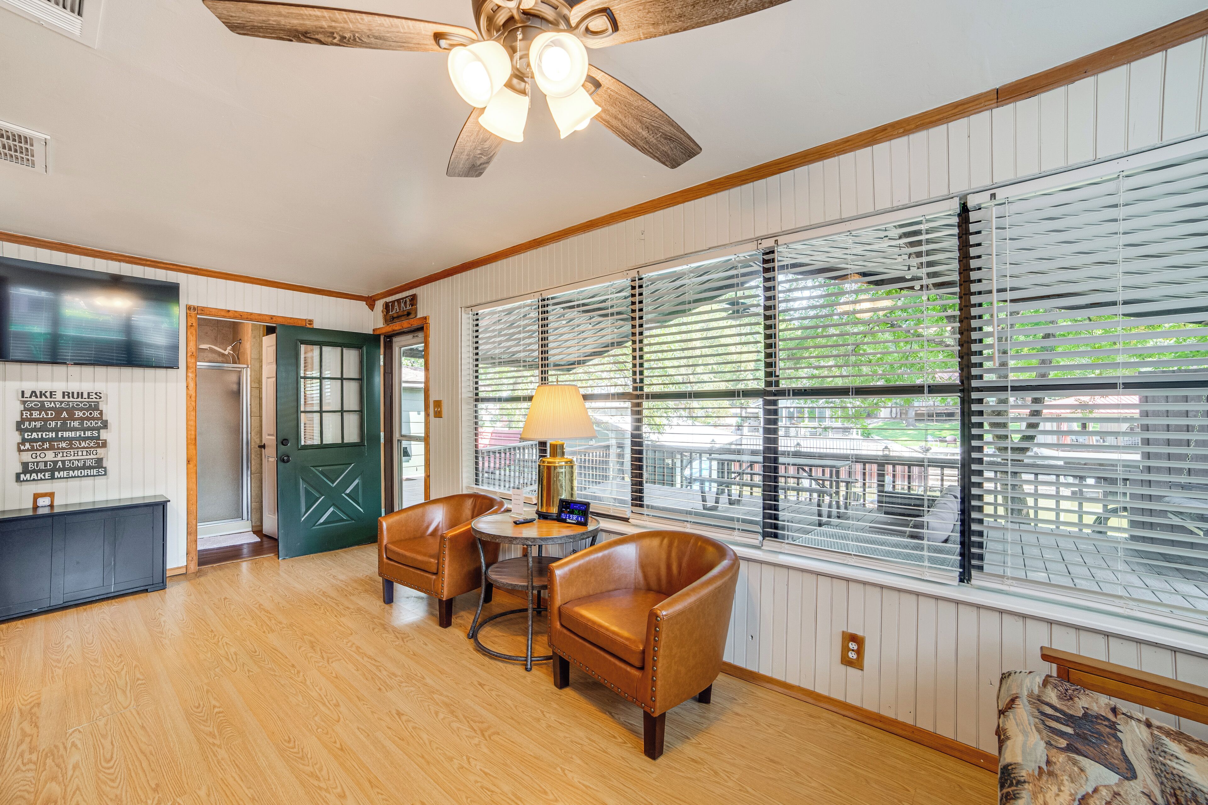 المنشأة من الداخل