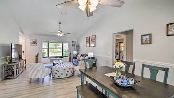 House (2 Bedrooms) | Interior