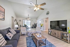 House (2 Bedrooms) | Interior - Bright Sebastian Home w/ Pool ~ 7 Mi to Beach! (Sebastian)