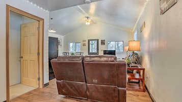 Cottage (1 Bedroom) | Interior