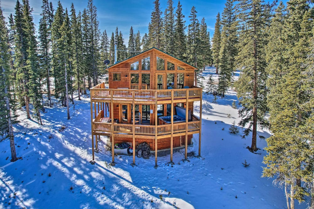 25-0069 Fairplay Cabin w/ Hot Tub! - Mosquito Pass, CO