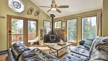 House (3 Bedrooms) | Front of property