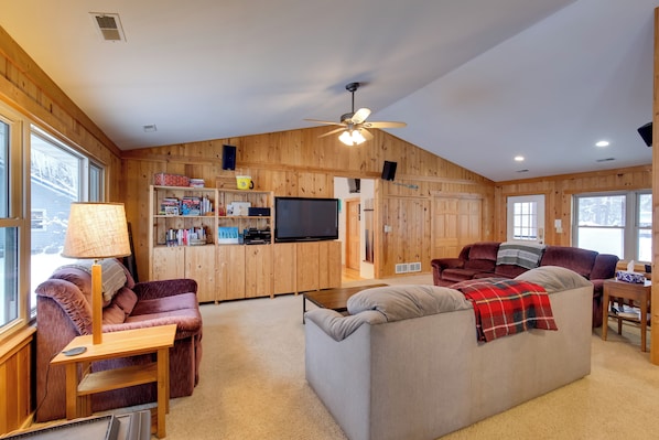 House (2 Bedrooms) | Interior
