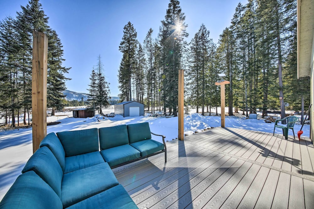 Family-friendly Sagle Vacation Rental w/ Deck - Cocolalla, ID