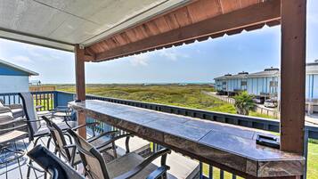 Apartment (2 Bedrooms) | Front of property