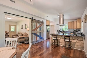 Cottage (2 Bedrooms) | Interior