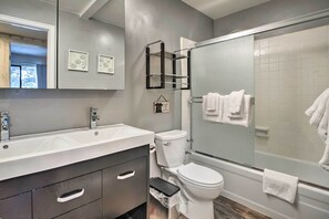 Interior - Mammoth Lakes Condo w/ Pool + Spa Access! (Mammoth Lakes)