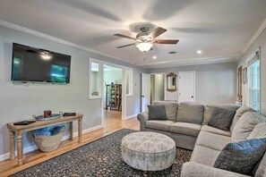 House (5 Bedrooms) | Interior
