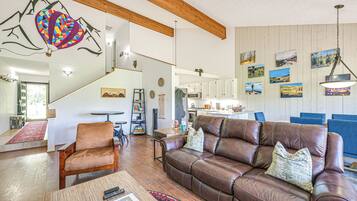 Apartment (3 Bedrooms) | Front of property