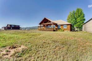Interior - New Mexico Cabin Hideaway w/ Eagle Nest Lake Views (Eagle Nest)