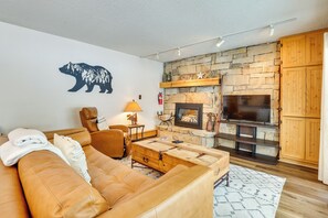 Interior - Charming Vail Condo w/ Patio & Mountain Views (Vail)