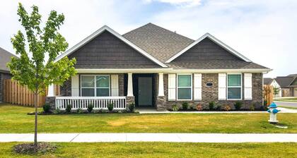Fayetteville Home: Near University & Biking Trails