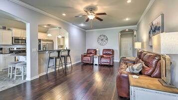 House (2 Bedrooms) | Interior