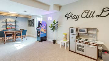 House (4 Bedrooms) | Interior