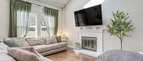 House (4 Bedrooms) | Front of property